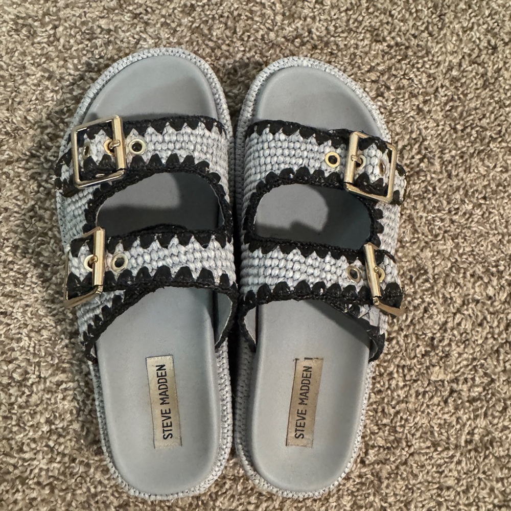 Steve Madden Women’s Karrigan Platform Footbed Sandals